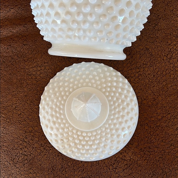 Elegant White Hobnail Milk Glass Cookie Jar. - Picture 4 of 10
